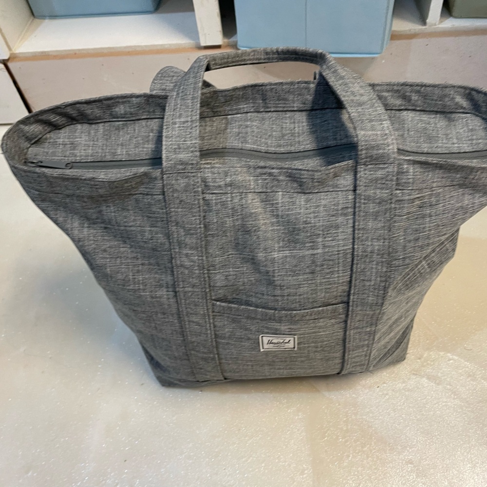 Herschel Supply Company Gray Women's Mid-Volume Tote Bag